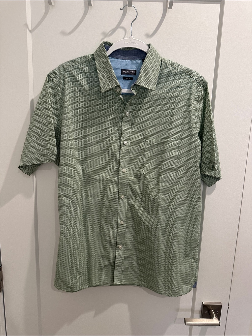 Van Heusen Short-Sleeve Light Green Micro-Pattern Button-Up Shirt